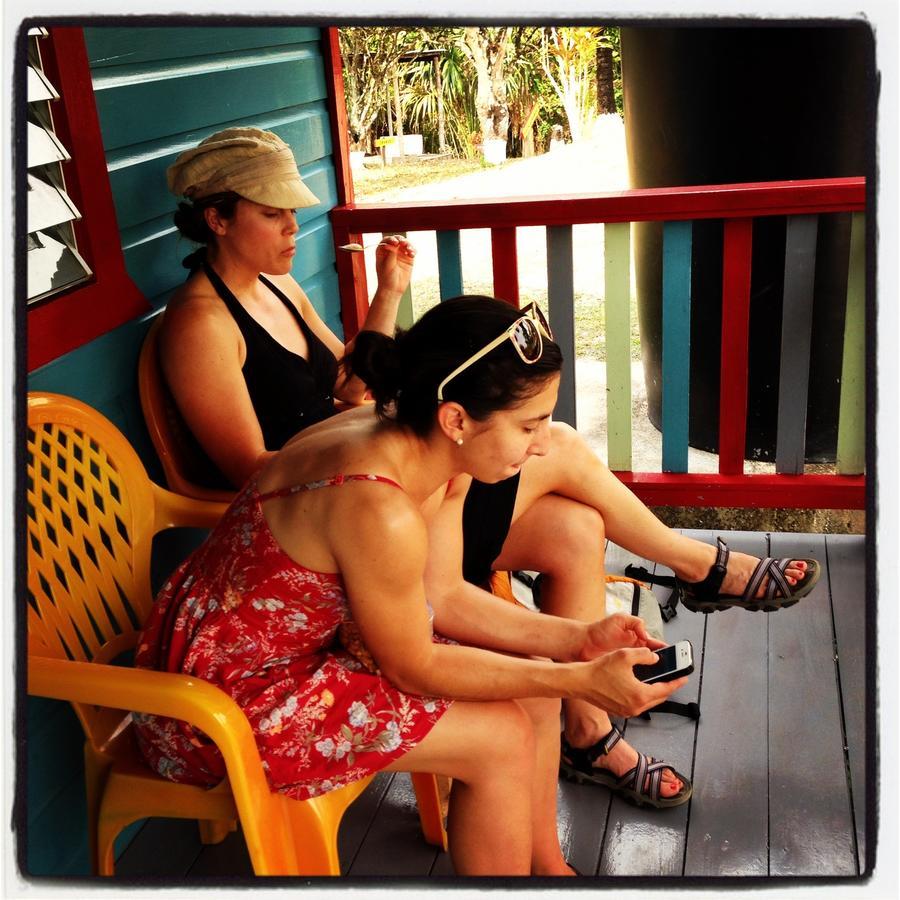 Lower Dover Jungle Lodge & Maya Ruins Unitedville الغرفة الصورة
